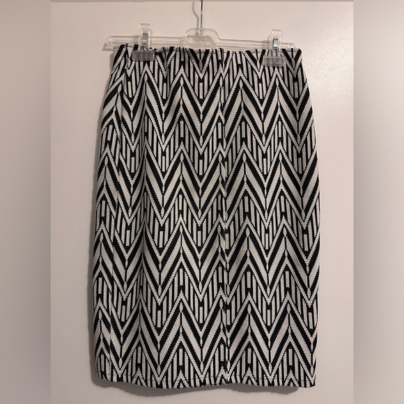 Mango midi stretchy skirt. Size S. - Picture 3 of 3
